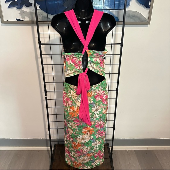 Plus Size Green Floral Cut Out Self Tie Back Closure Midi Dress - Picture 7 of 11